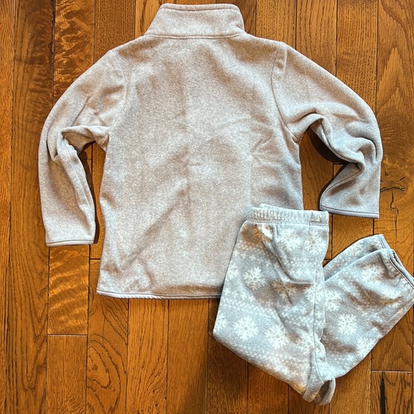 Gap Christmas theme set. 12-18 months. - Picture 9 of 10